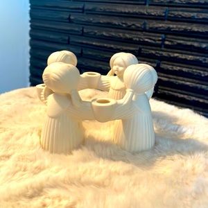 Goebel 4 angel circular candle holder -   Matte ivory/white